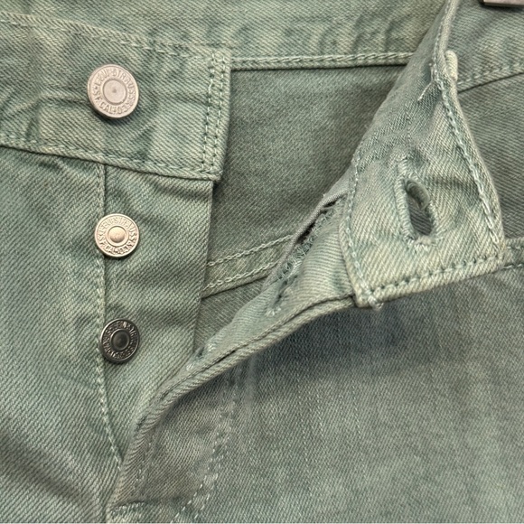 Levi’s 501 Irregular Cutoff Denim Shorts Green Size 26 (Measures 30) - Picture 4 of 8